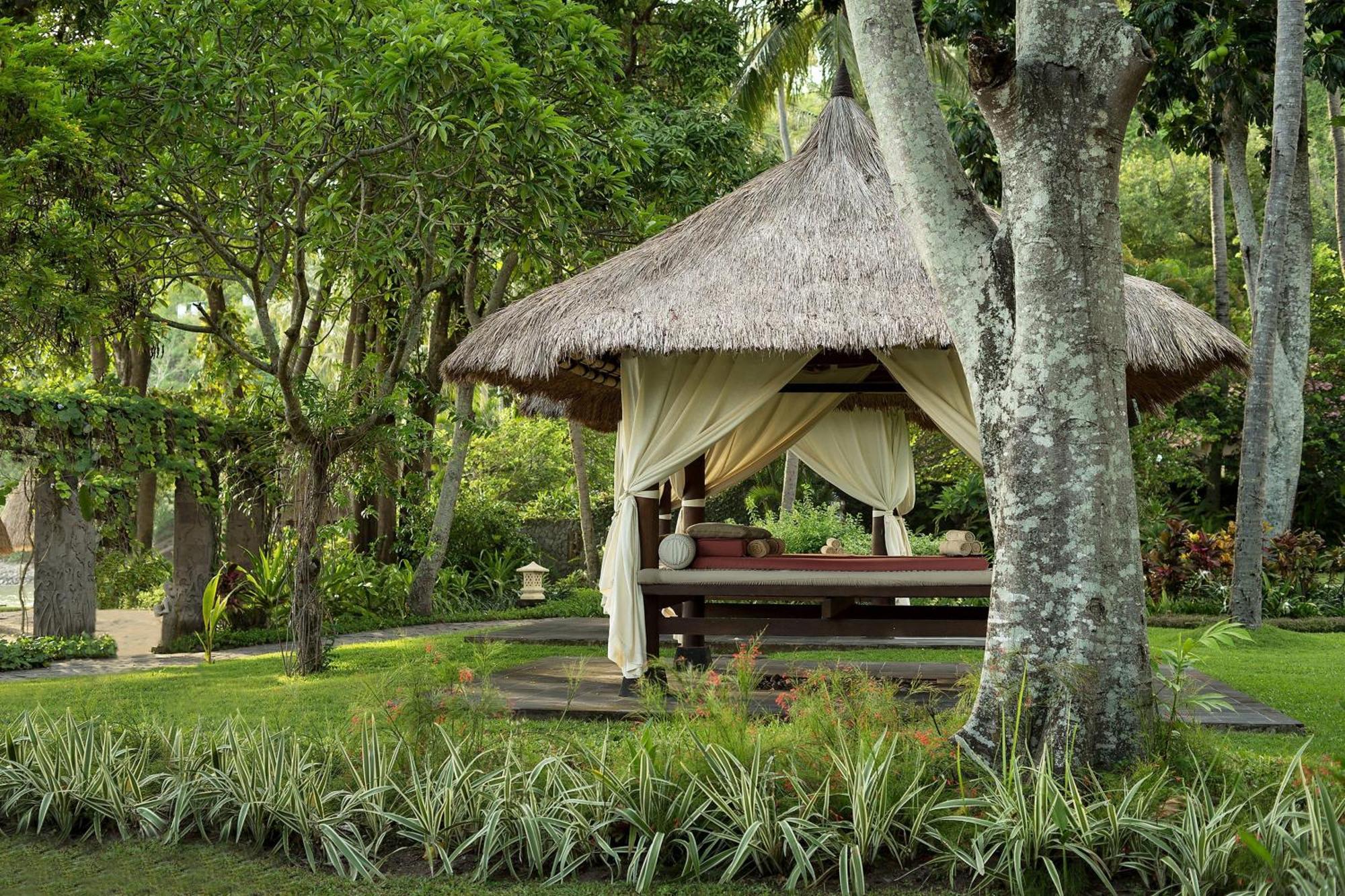 Mangsit Sheraton Senggigi Beach Resort מראה חיצוני תמונה