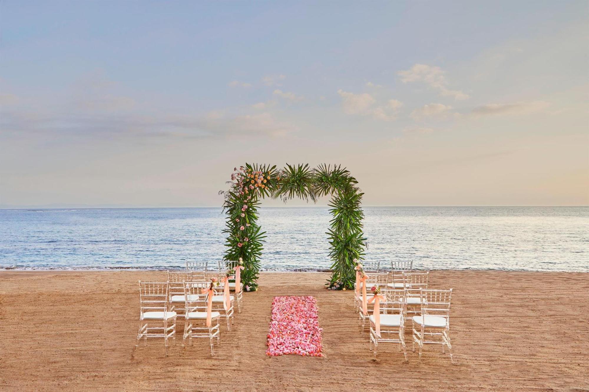 Mangsit Sheraton Senggigi Beach Resort מראה חיצוני תמונה